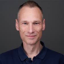 Dr Bernard Roelen